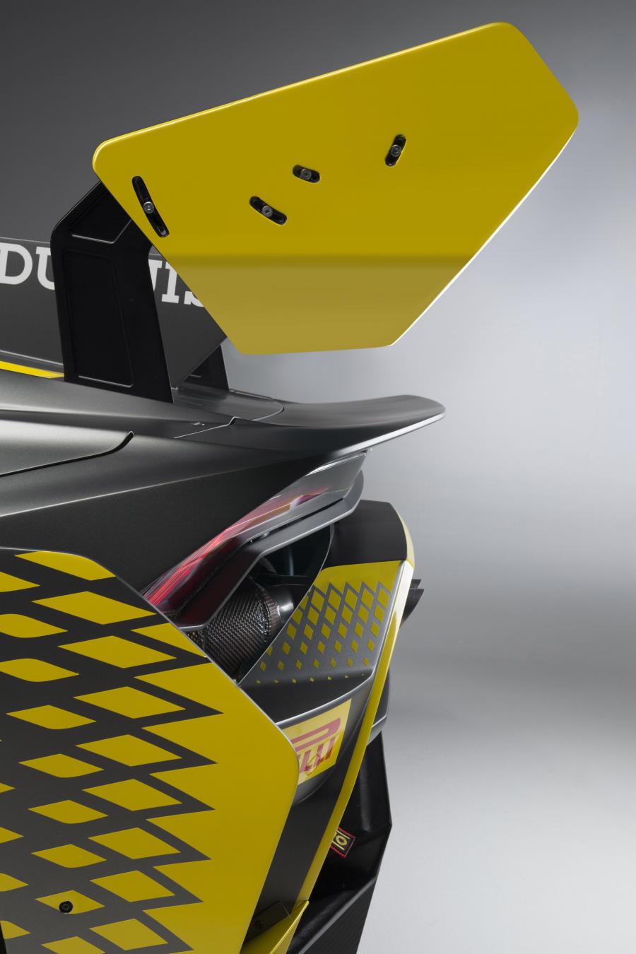 Детали экстерьера Lamborghini Huracan Super Trofeo EVO 2018 года  (фото 11 из 24)